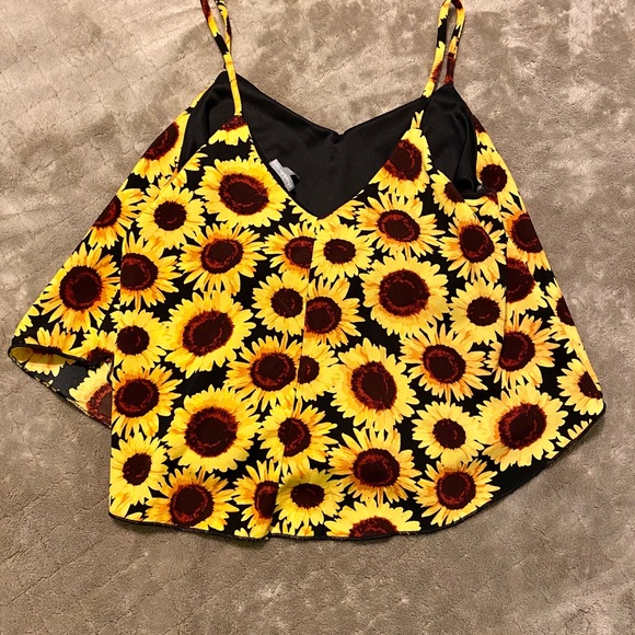 Crop top - Picture 2 of 2